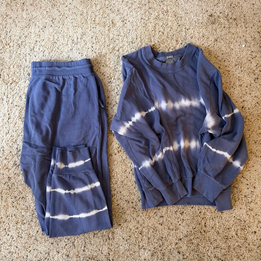 GAP Dusty Blue Tie Dye 2-Piece Sweatsuit